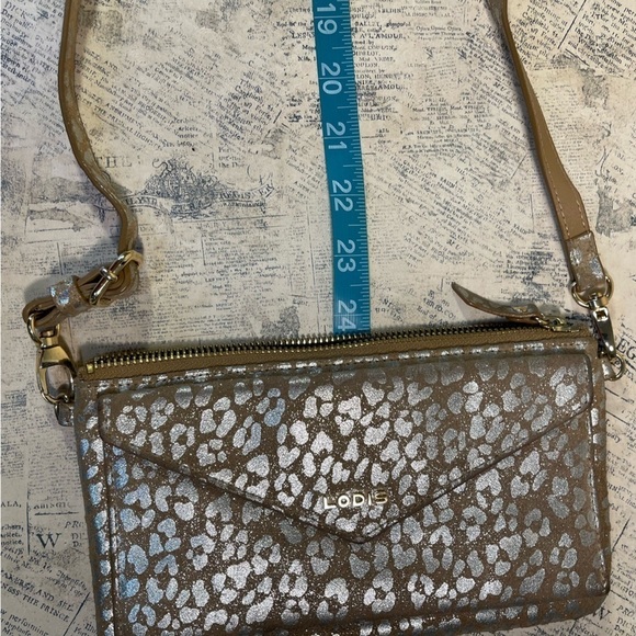 LODIS Metallic Leopard Print Leather Crossbody Wallet Bag - Picture 13 of 14